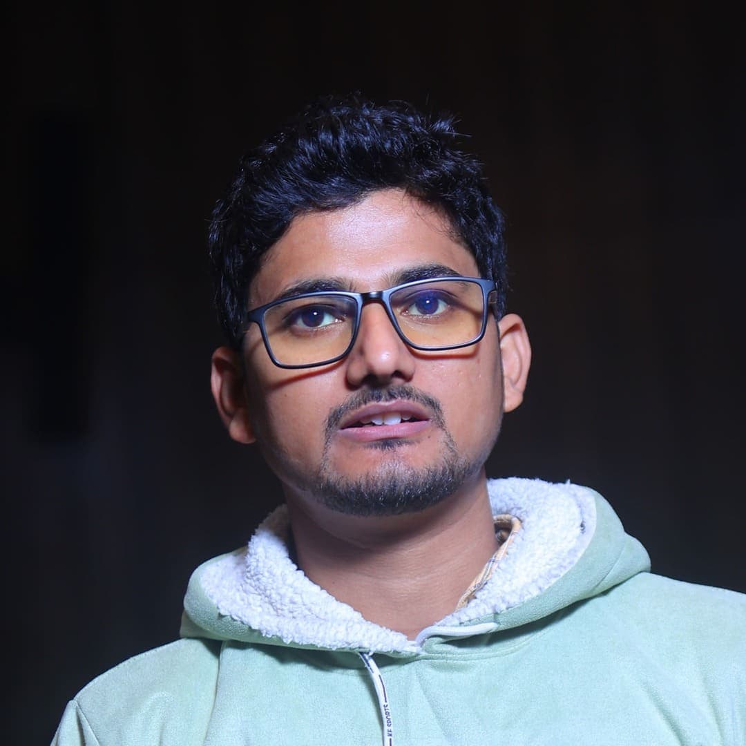 Abhinav, founder of 1000xcodes